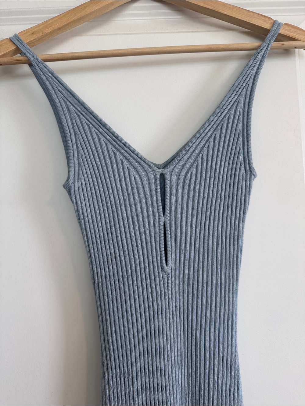 Abercrombie & Fitch Ribbed V-Neck Midi Dress in Light Blue - Picture 3 of 4